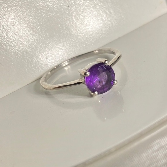 925 sterling and amethyst ring - Picture 5 of 16